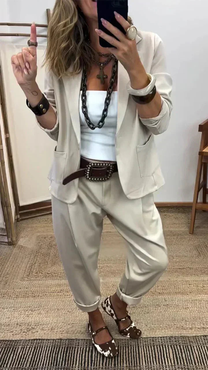 💼 Damkostym – Kavaj med krage och byxor, strykfri och klassisk look 👖